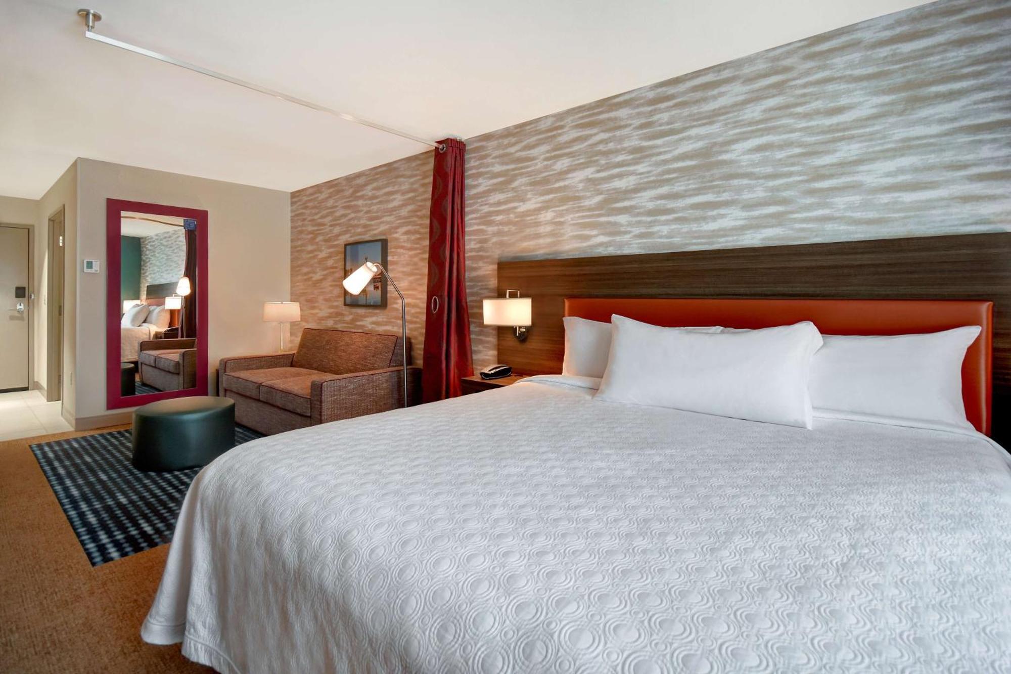 Hotel Home2 Downtown Delano, Ks 3*