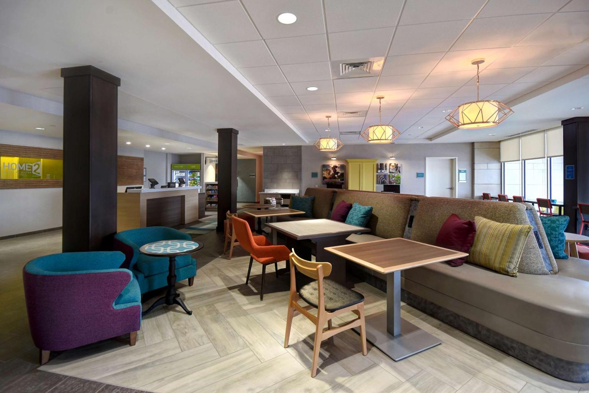 Home2 Downtown Delano, Ks Hotel 3*