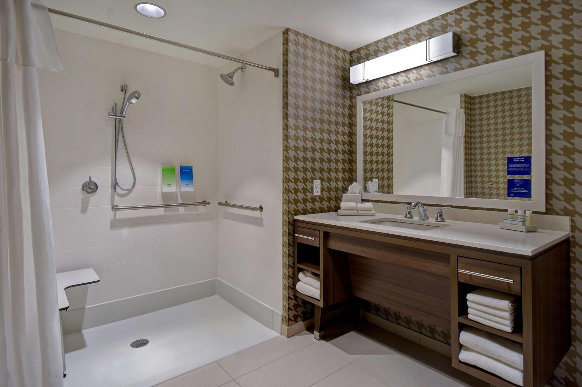 Hotel Home2 Downtown Delano, Ks 3*