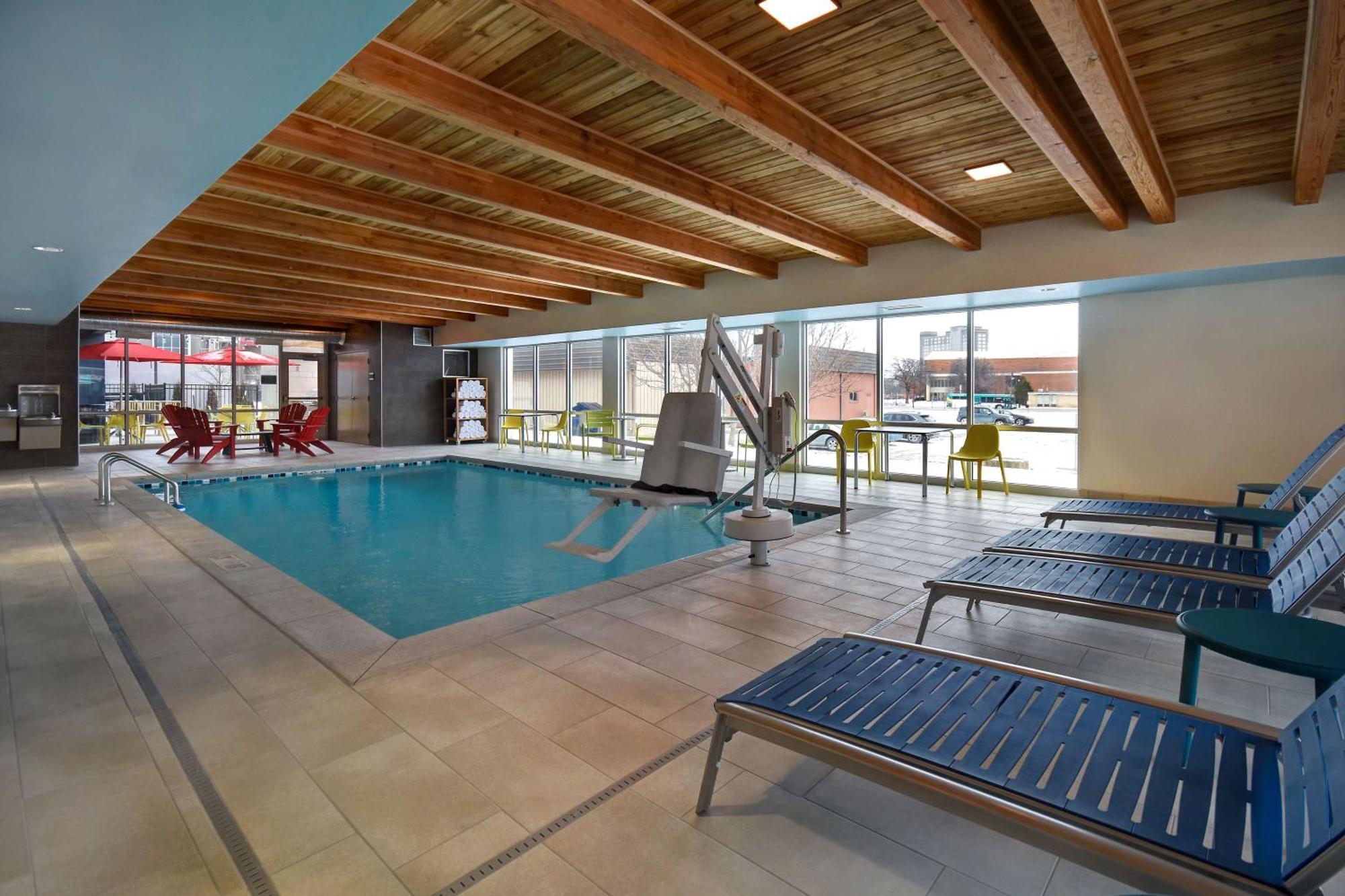 Hotel Home2 Downtown Delano, Ks 3*