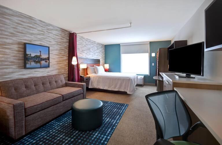 Hotel Home2 Downtown Delano, Ks 3*
